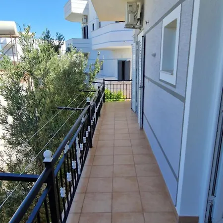 Henri Apartment Ksamil